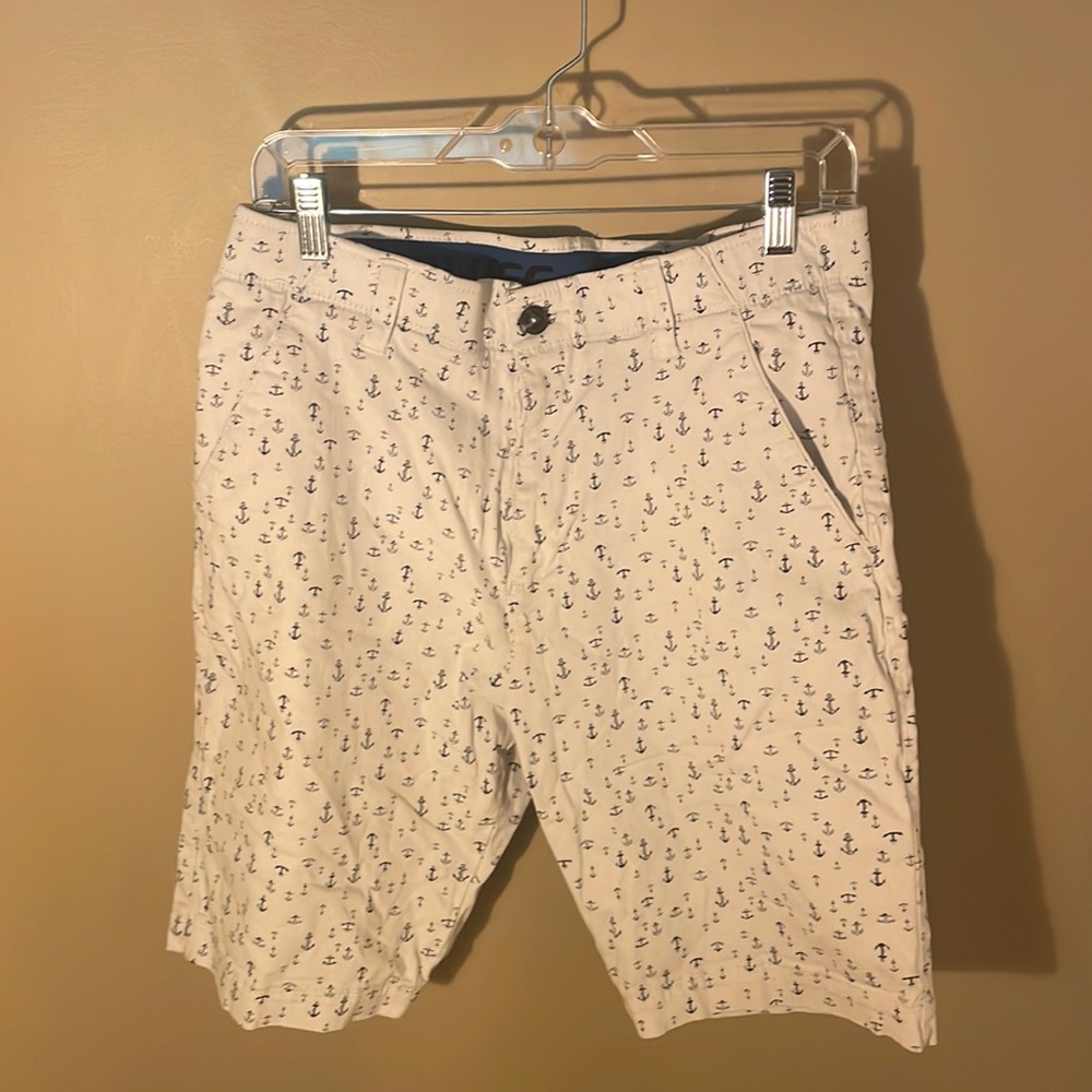 Men’s White Anchor Shorts 32 Waist